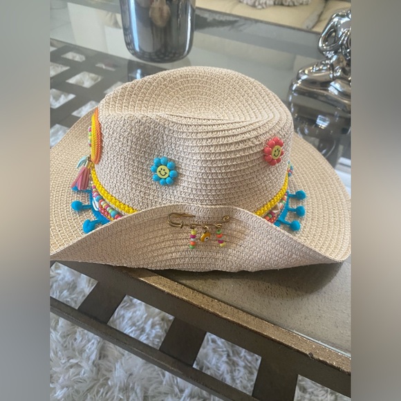 Straw hat - Picture 7 of 9